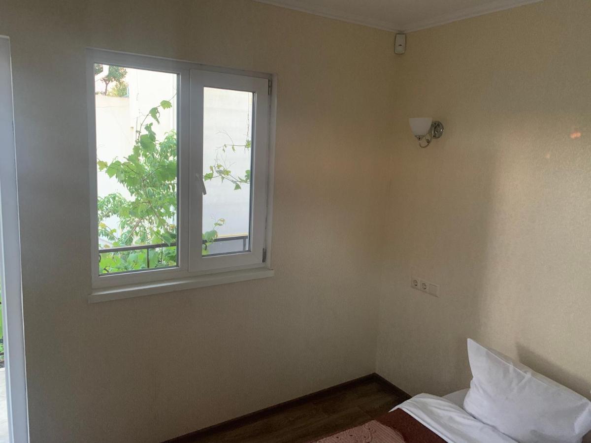 Guest House Dacha Nova Dofinivka Екстериор снимка
