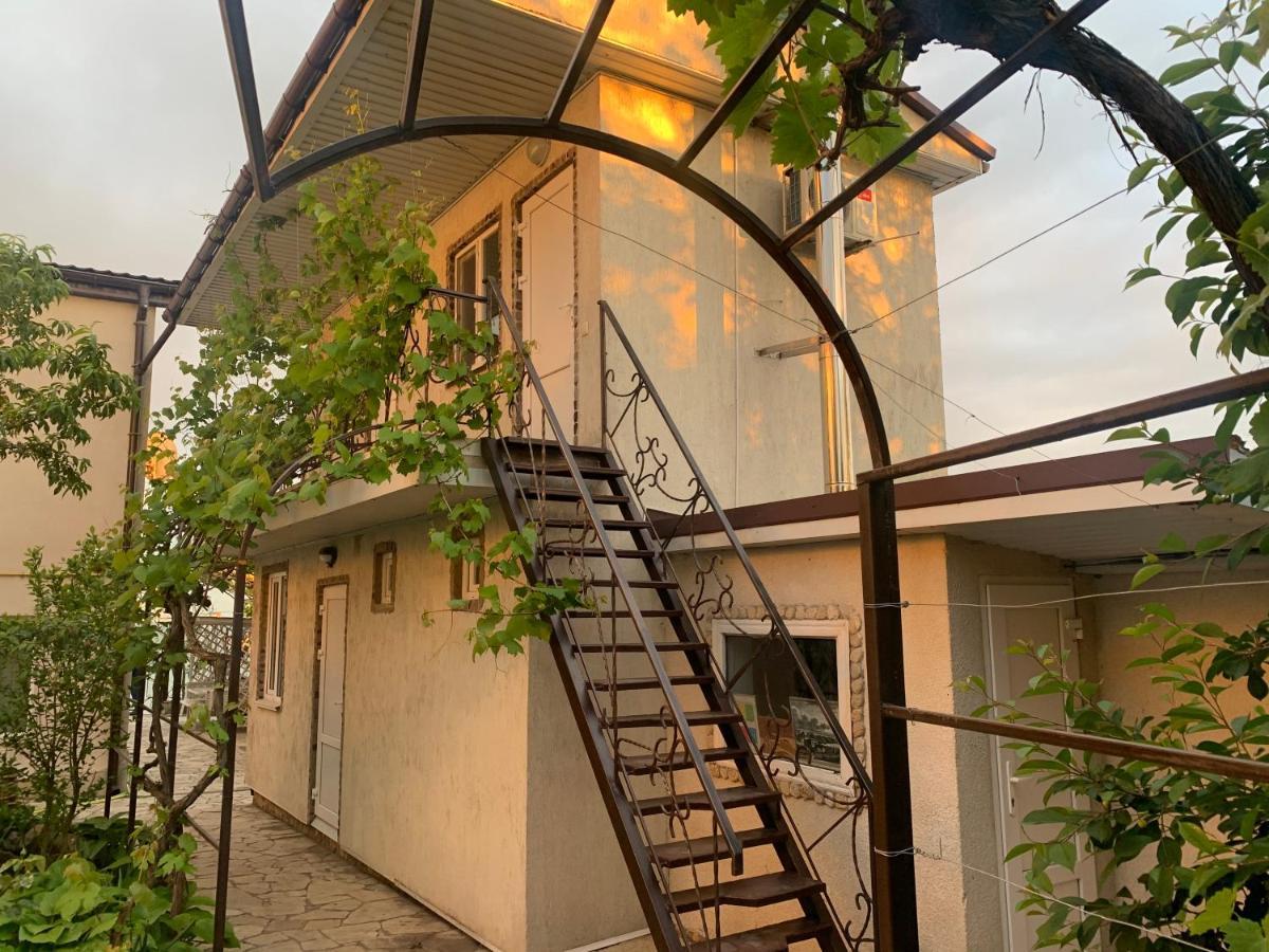 Guest House Dacha Nova Dofinivka Екстериор снимка